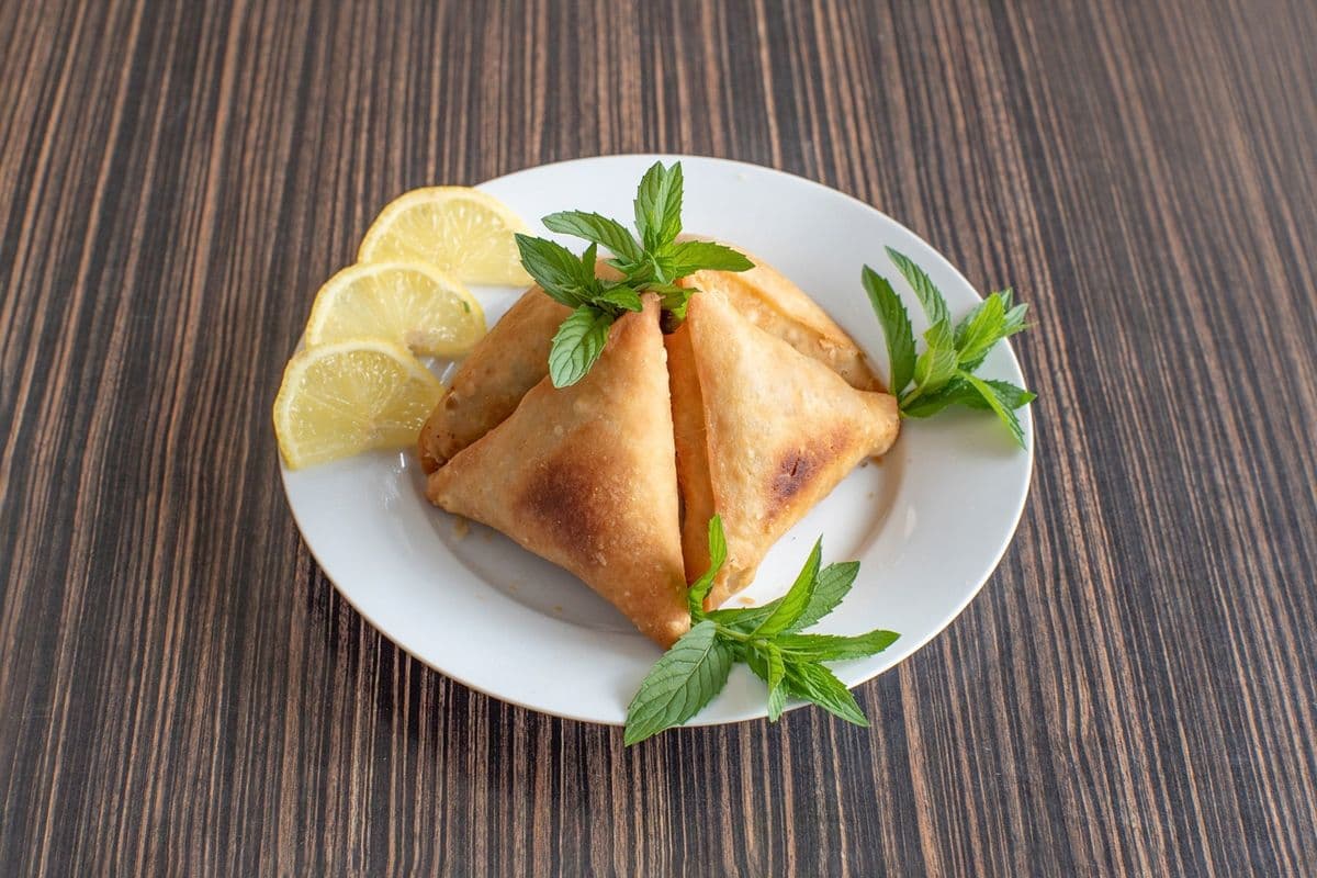 Chicken Samosa (1 pc)