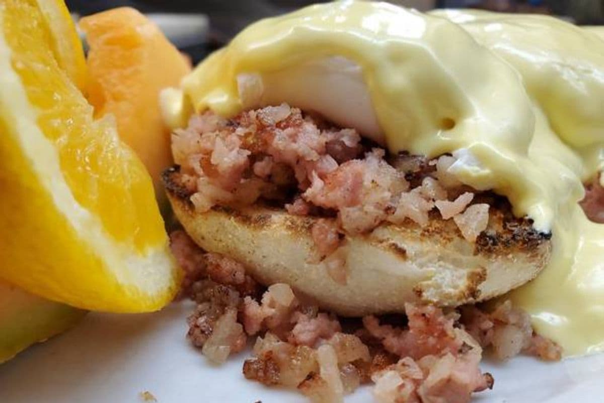 Eggs Benedicts with Cornedbeef Hash