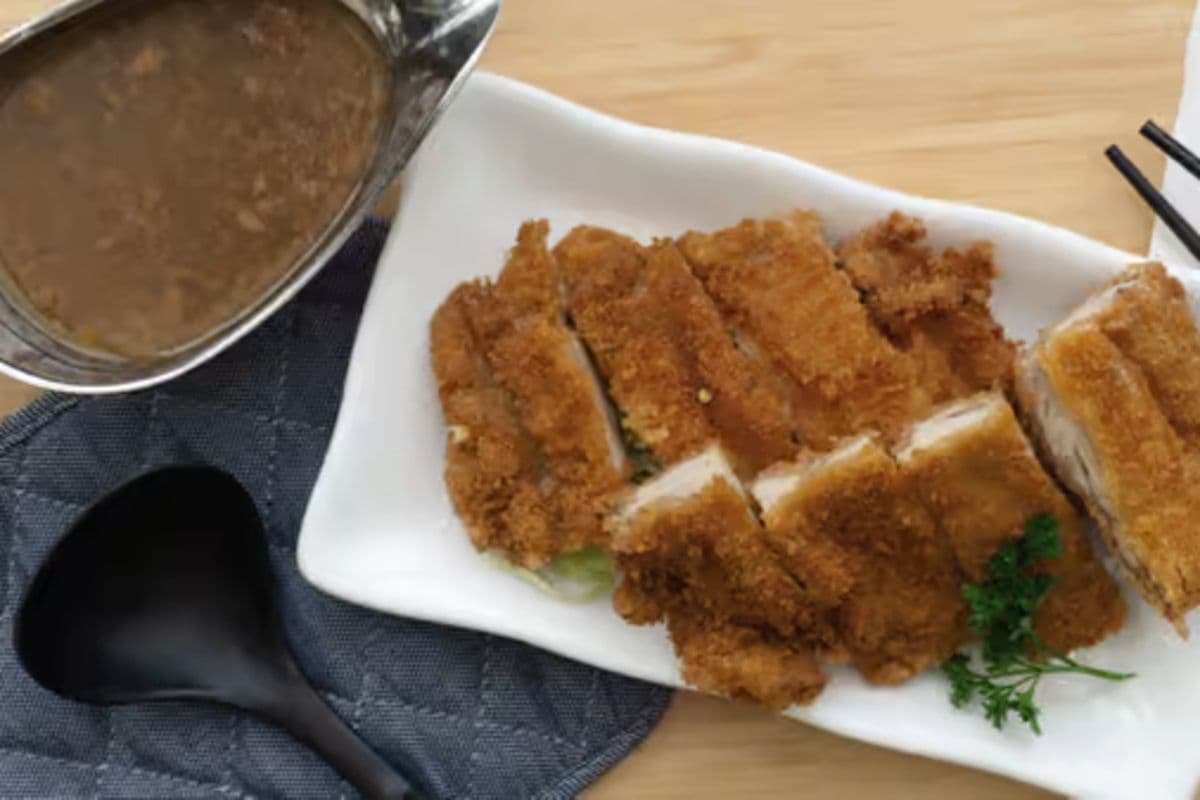 Chicken Cutlet with Sweet Plum Sauce 脆皮梅汁雞