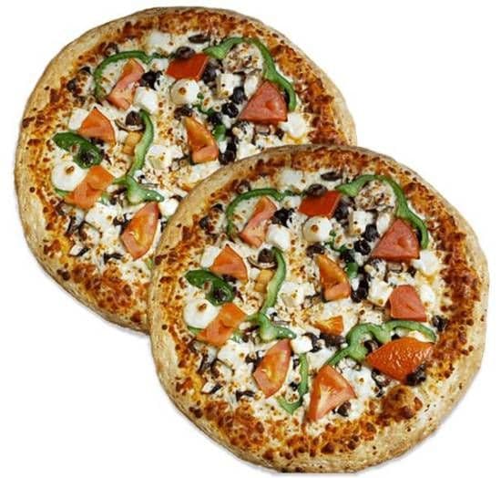 Two 16" Extra Large Mediterranean Pizzas / Deux pizzas extra-grandes de 16" Méditerranéennes