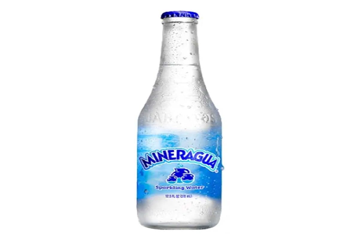 Mineragua sparkling water (370ml) (0 Cal)