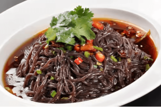 Fern Root Noodles in Sauce 蕨根粉