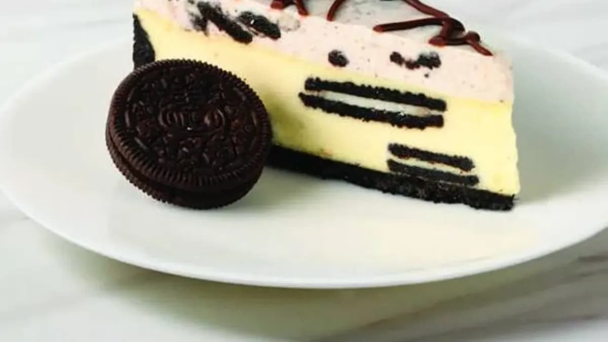 Oreo Cookies & Cream Cheesecake