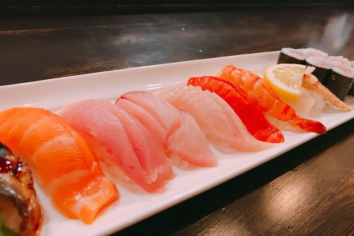 Deluxe Nigiri Tuna Maki Combo