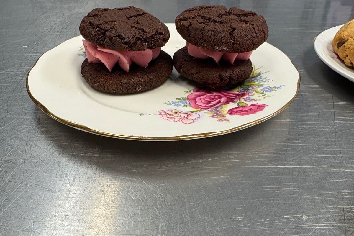 Chocolate raspberry sandwiches cookie