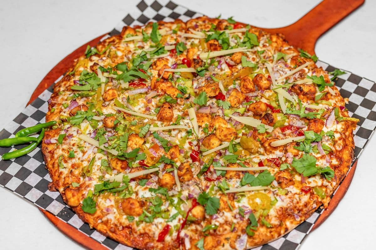 Tandoori Paneer Pizza