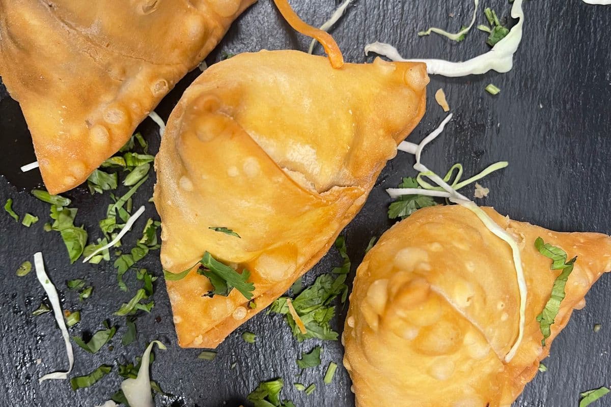 Noodle Samosas without Toppings (2pcs)