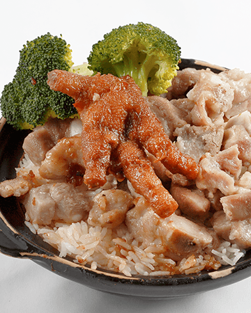 22. Steamed Rice with Spareribs and Chicken Feet 22. 鳳爪排骨飯