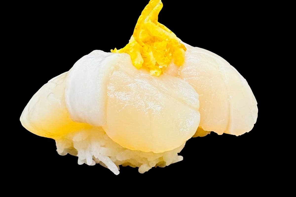 Scallop with Yuzu Shio (Hakata Salt) - Nigiri 2PCS