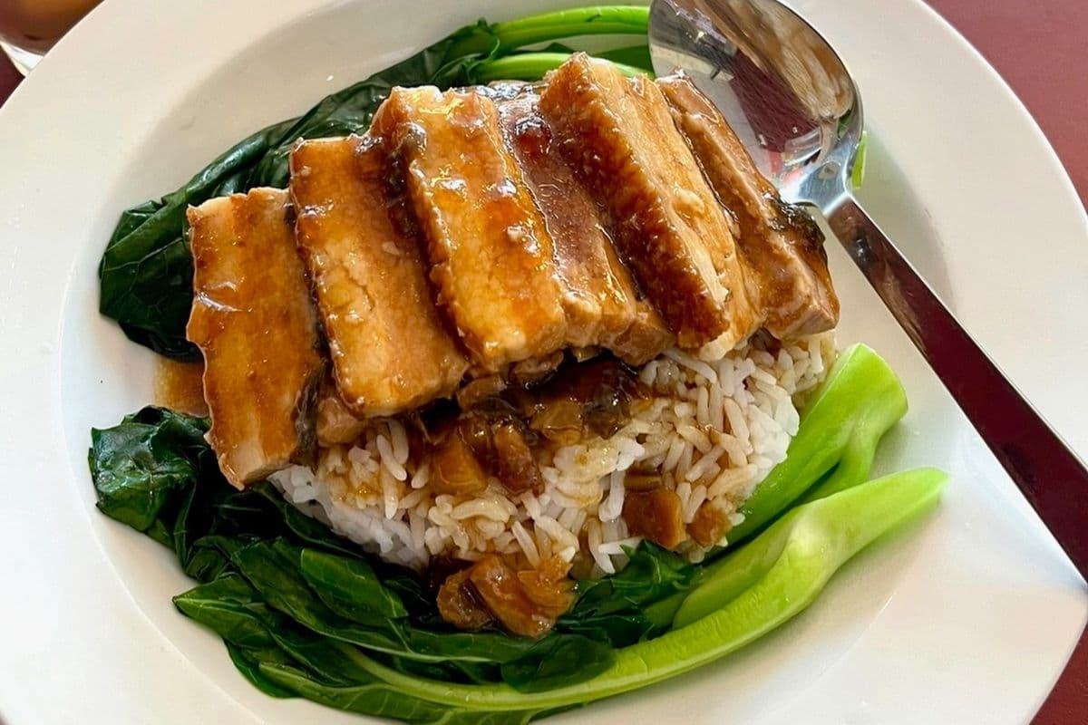 H13 - Braised Pork Belly with Preserved Vegetables with Rice 梅菜扣肉飯