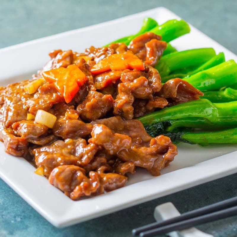 Beef with Gai Lan (Chinese Broccoli) 芥蘭牛肉