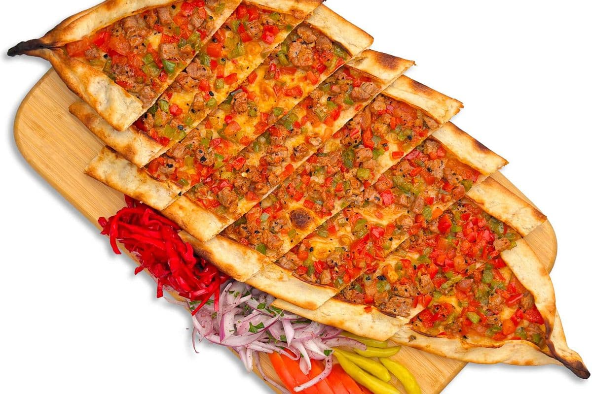 Diced Meat Pide