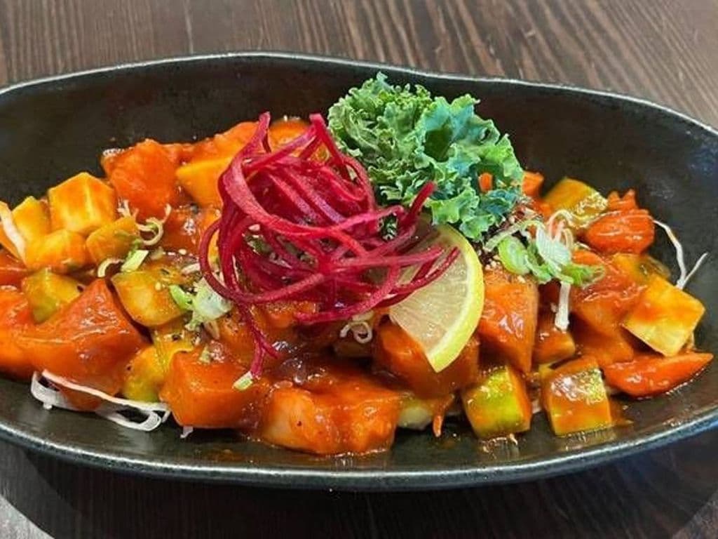 Spicy tuna sashimi