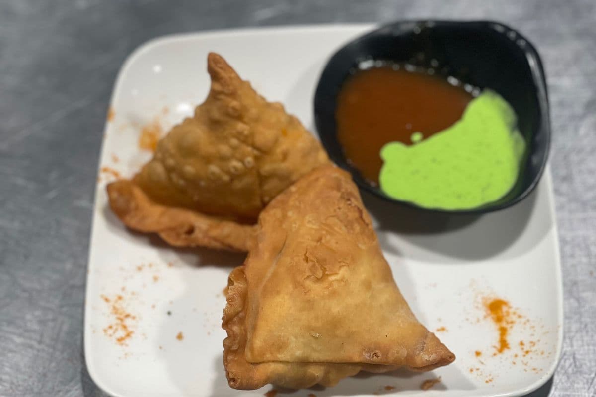Chicken Samosa 2 pieces