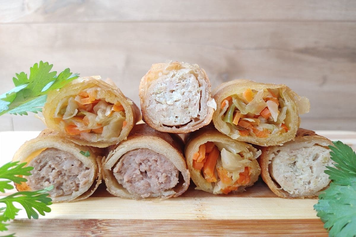 Rouleaux de printemps végétarien (1 mcx) / Vegetarian Spring Rolls (1 pc)