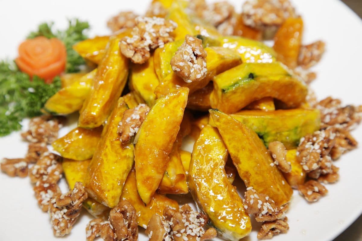 Golden Squash with Honey Walnut / 合桃金瓜 (例)