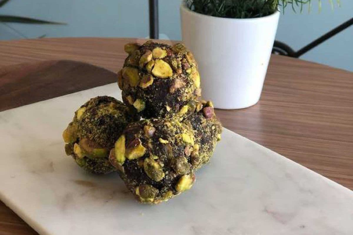 Boule datte amande / Almond Date Ball