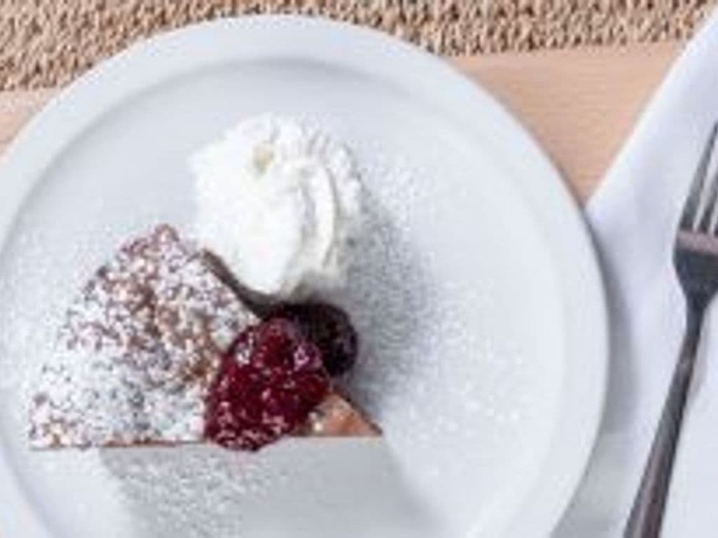 FLOURLESS CHOCOLATE CAKE