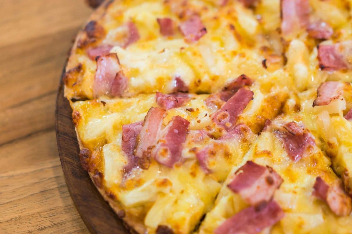 18" Bacon and Pineapple Pizza