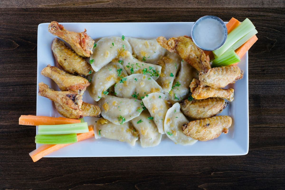 Chicken Wings Plate (1 lb, 10 pc varenyky )