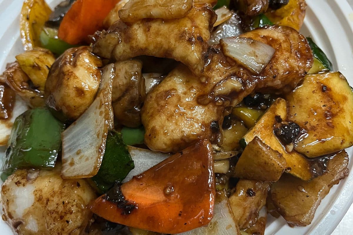 Cod Fillet with Peppers and Black Bean Sauce 是椒鱼片