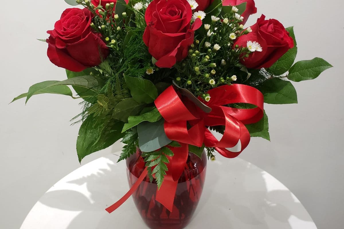 Half-Dozen of Red Rose Vase