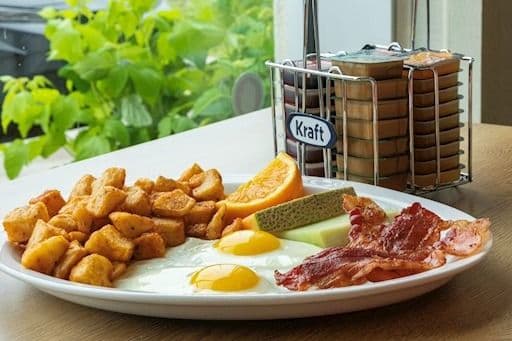 2 Oeufs avec 1 choix / 2 Eggs and 1 Choice