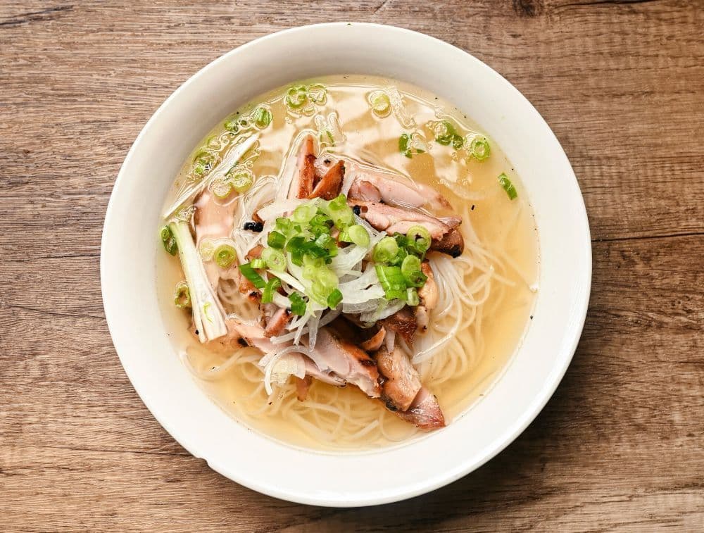Pho au poulet grillé