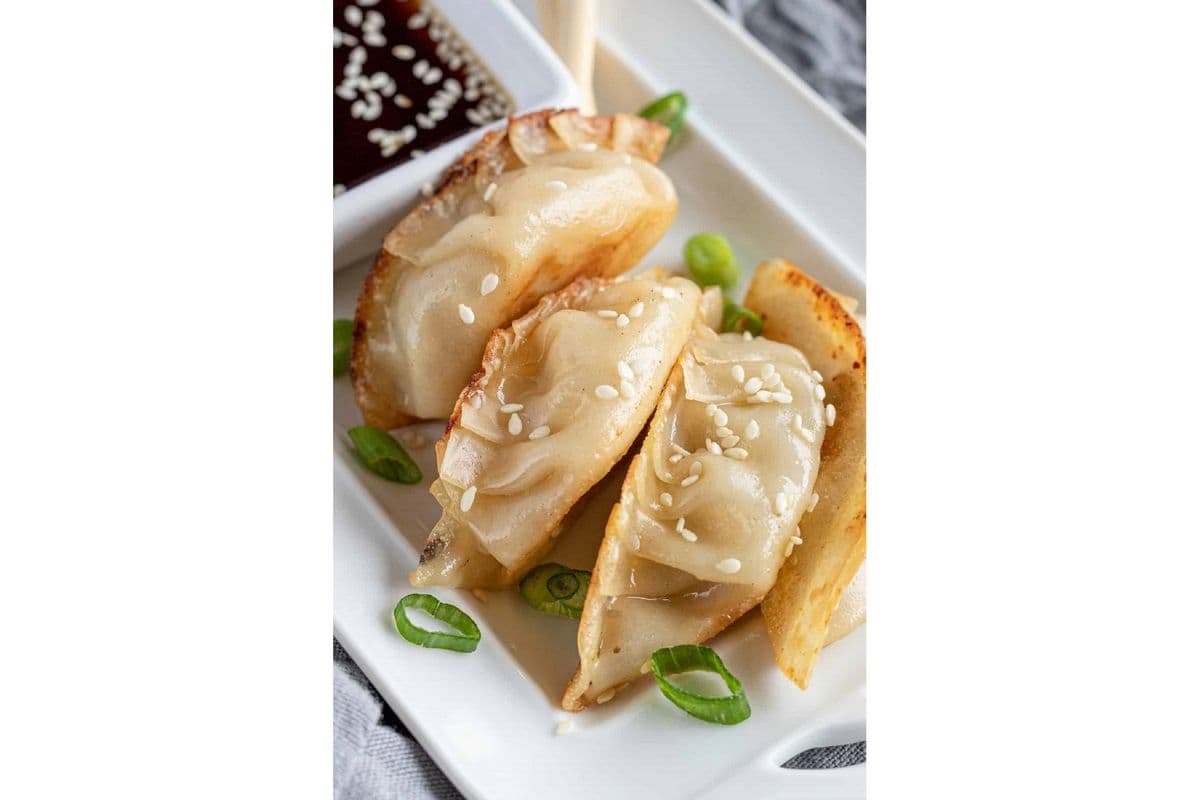 Pot Stickers (4 pcs) 鸡肉锅贴