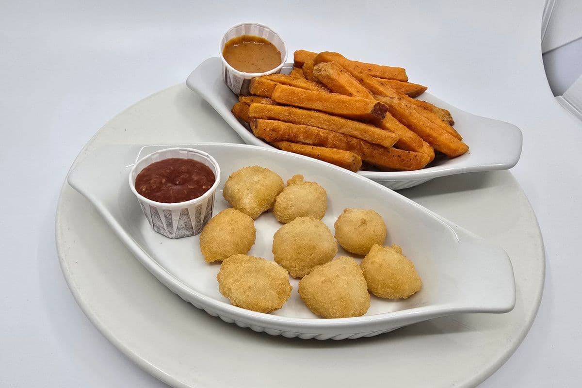 Breaded Scallops (8 pcs) and Sweet Potato Fries