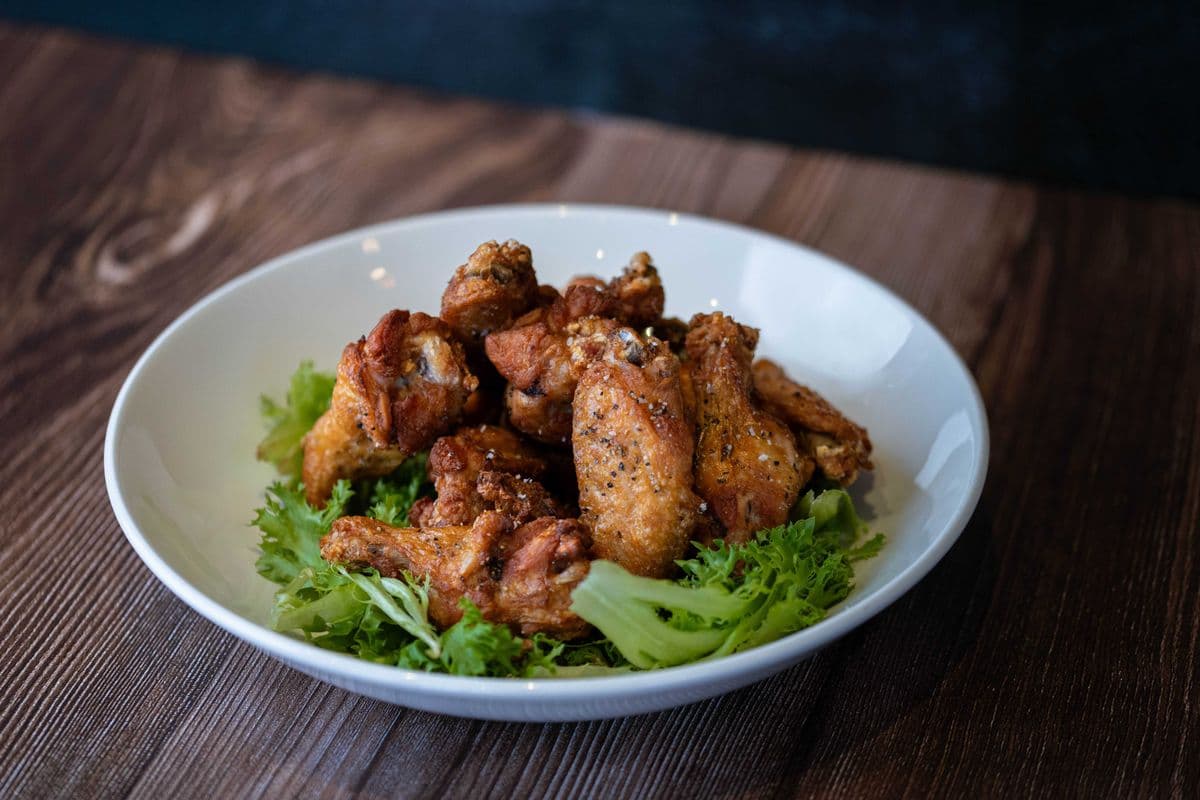 CHICKEN WINGS