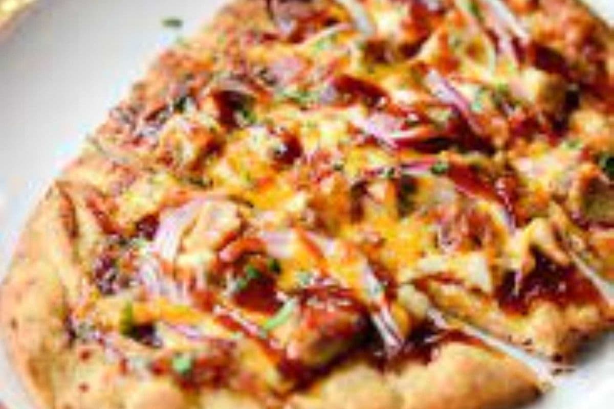 Chicken Naan Pizza