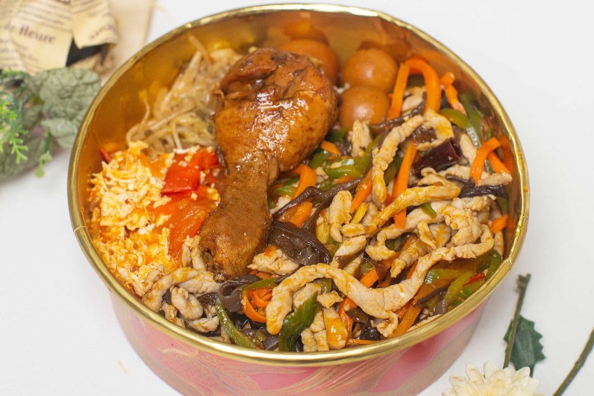 (C10)Stir-fried fish flavored shredded pork on rice 【鱼香肉丝】盖码饭