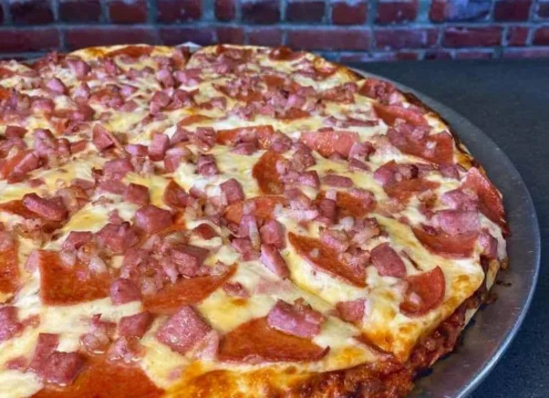 Medium Vern's Meat Lover Pizza