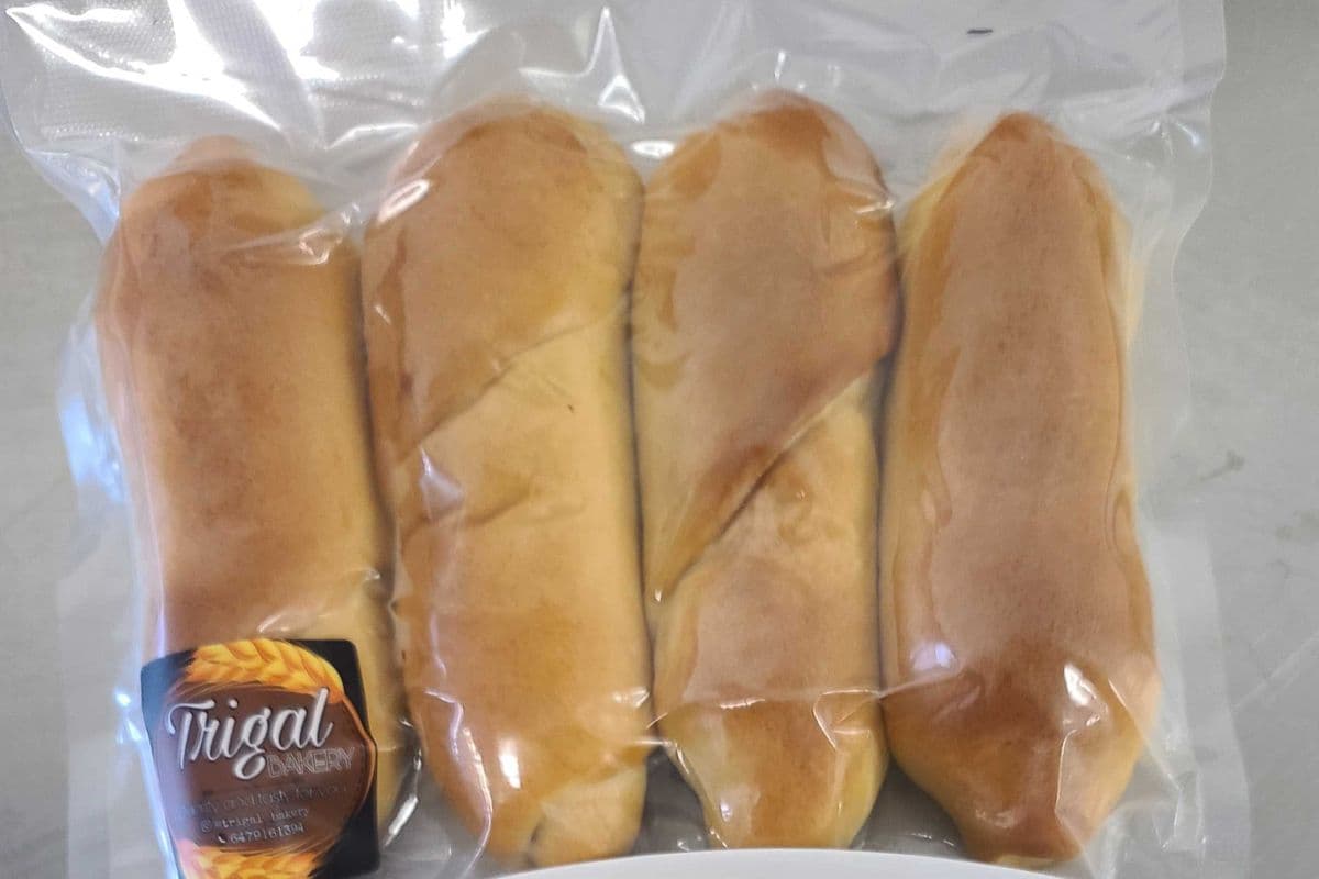 4 Cachitos de Jamon congelados (4 venezuelan bread with ham)