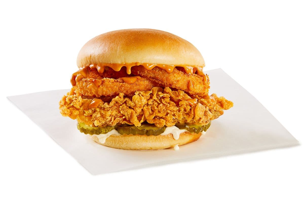 Sandwich aux rondelles d’oignon croustillantes / Crispy Onion Ring Sandwich