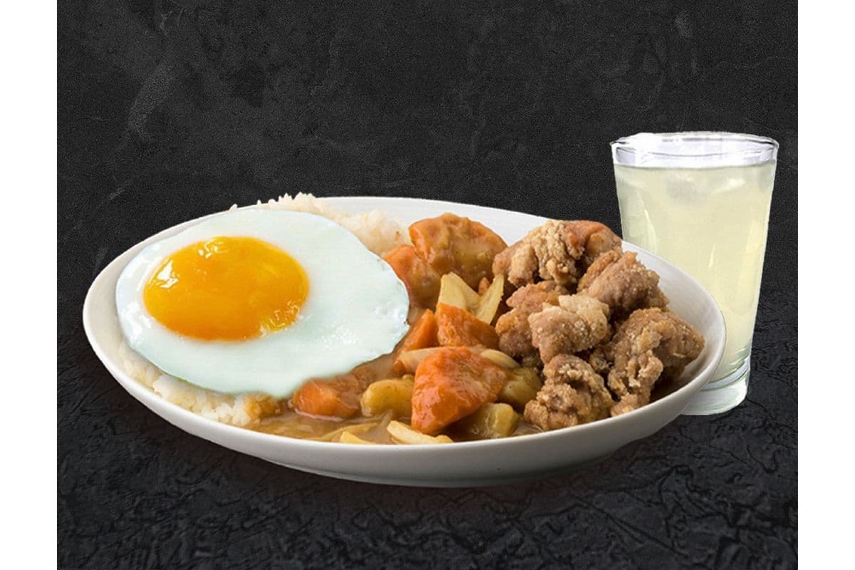 18. Curry Chicken with Steamed Rice Combo 咖哩鹽酥雞/雞排套餐