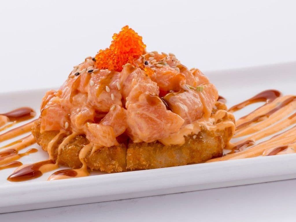 P01. Spicy Salmon Pizza (4 Pcs)