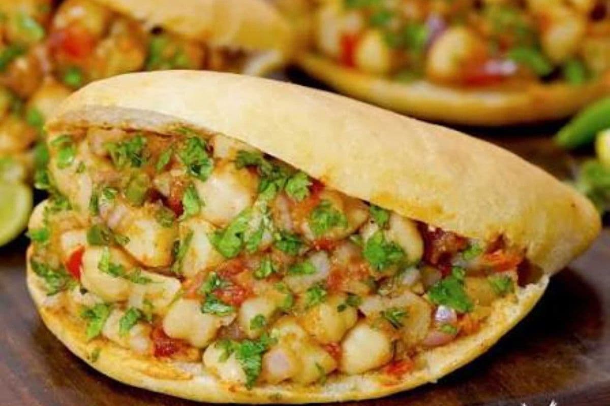 Kulche Chole (2 Pieces) (2 pieces)