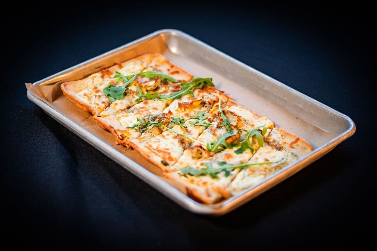 CHEESY SPIN DIP FLATBREAD