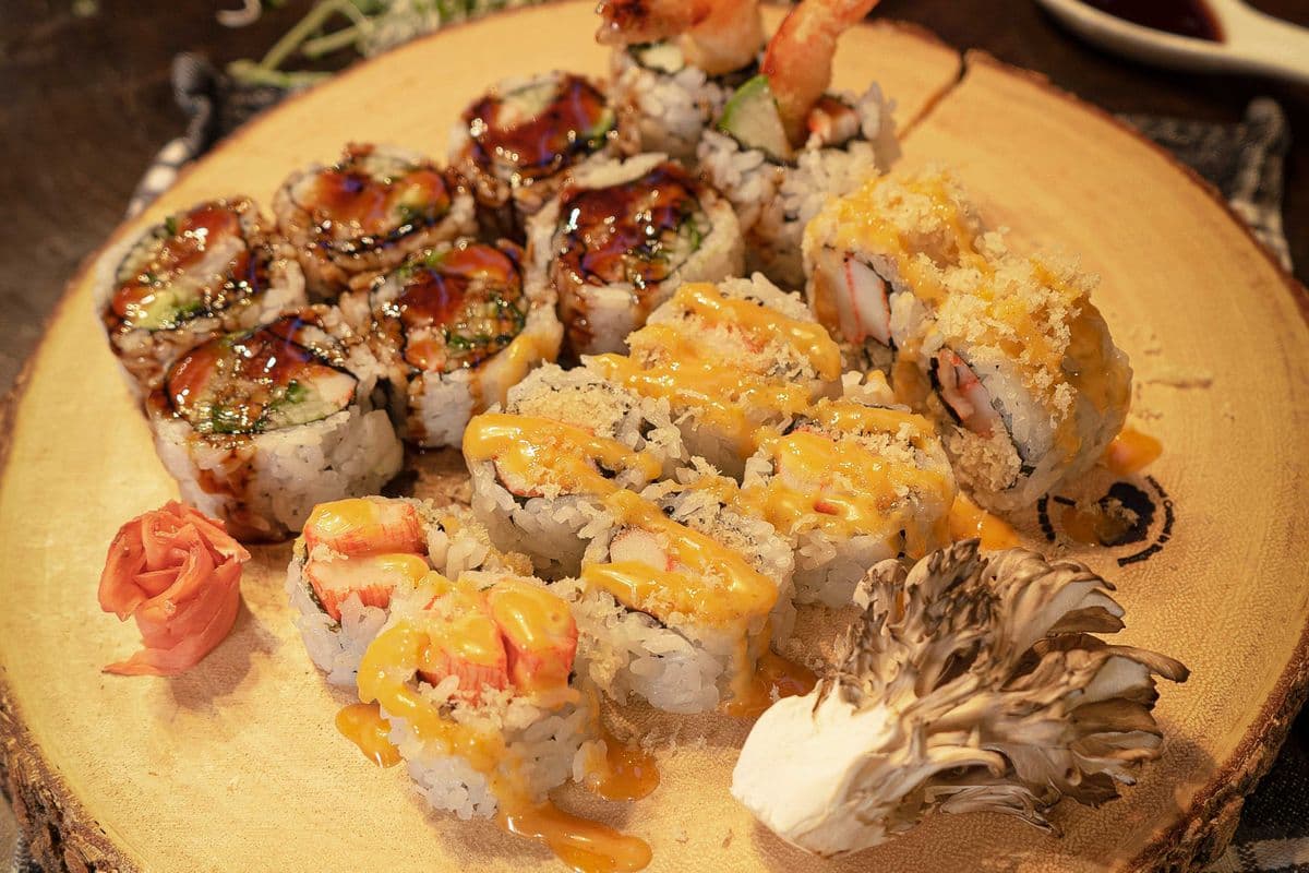 Dynamite & Spicy Crab Roll