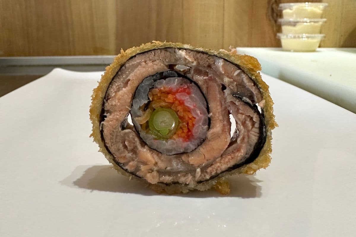 70. Rouleau spécialité du chef Dragon Eye (6 mcx) / Dragon Eye Chef's Specialty Roll (6 pcs)