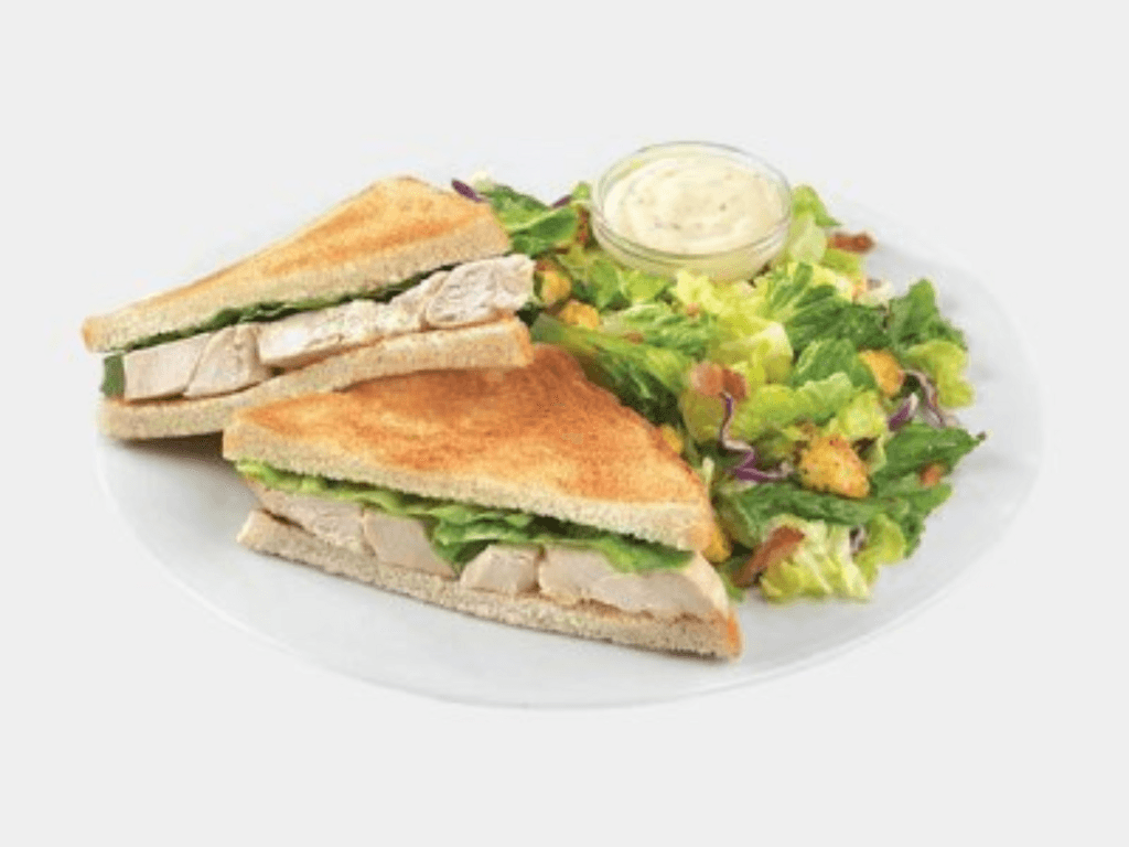 Sandwich au poulet et salade César / Chicken Sandwich and Caesar Salad