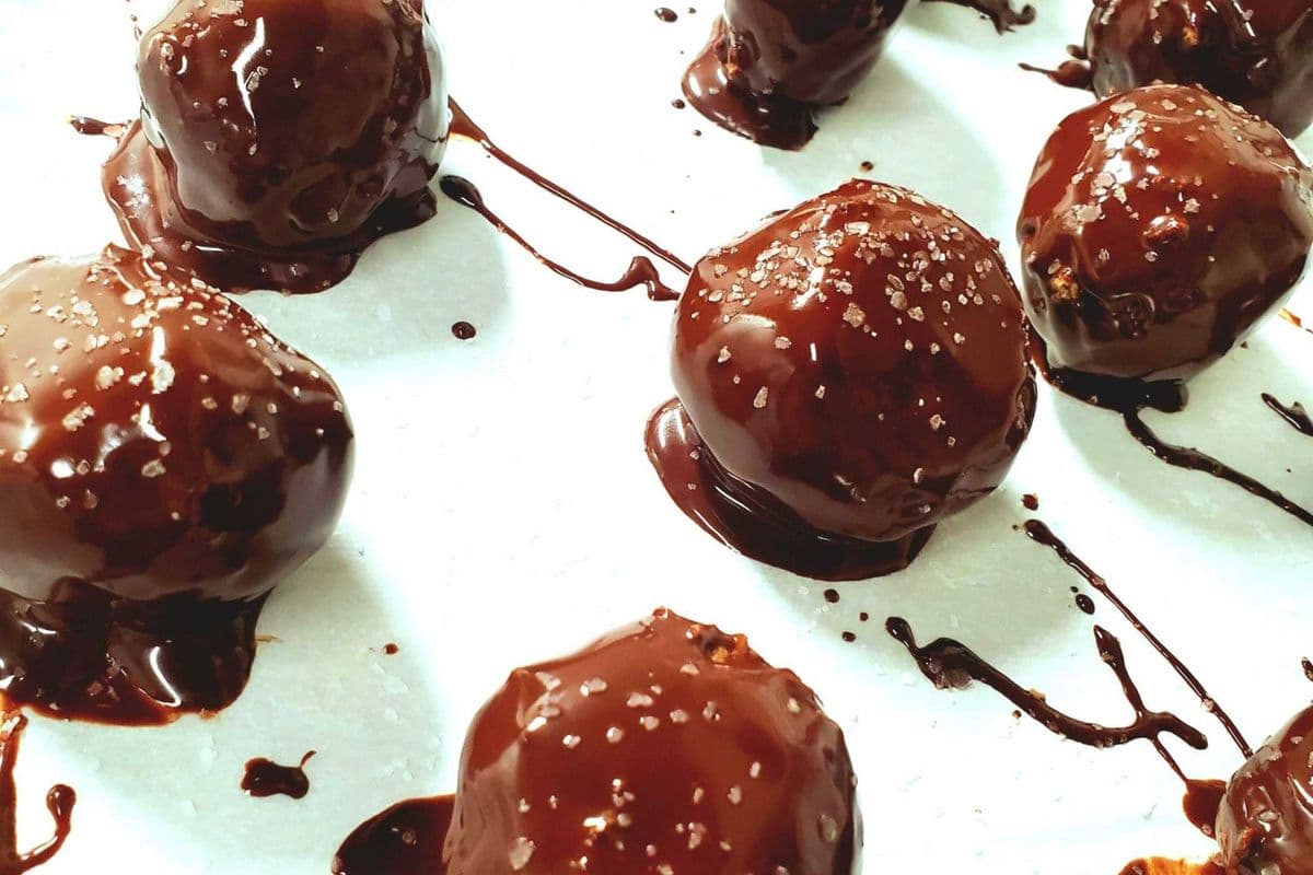 Cookie Dough Bomb (g-f | s-f | vegan)