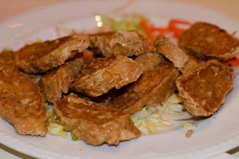 23. Boulettes de crevettes frites / Deep Fried Shrimp Meatballs