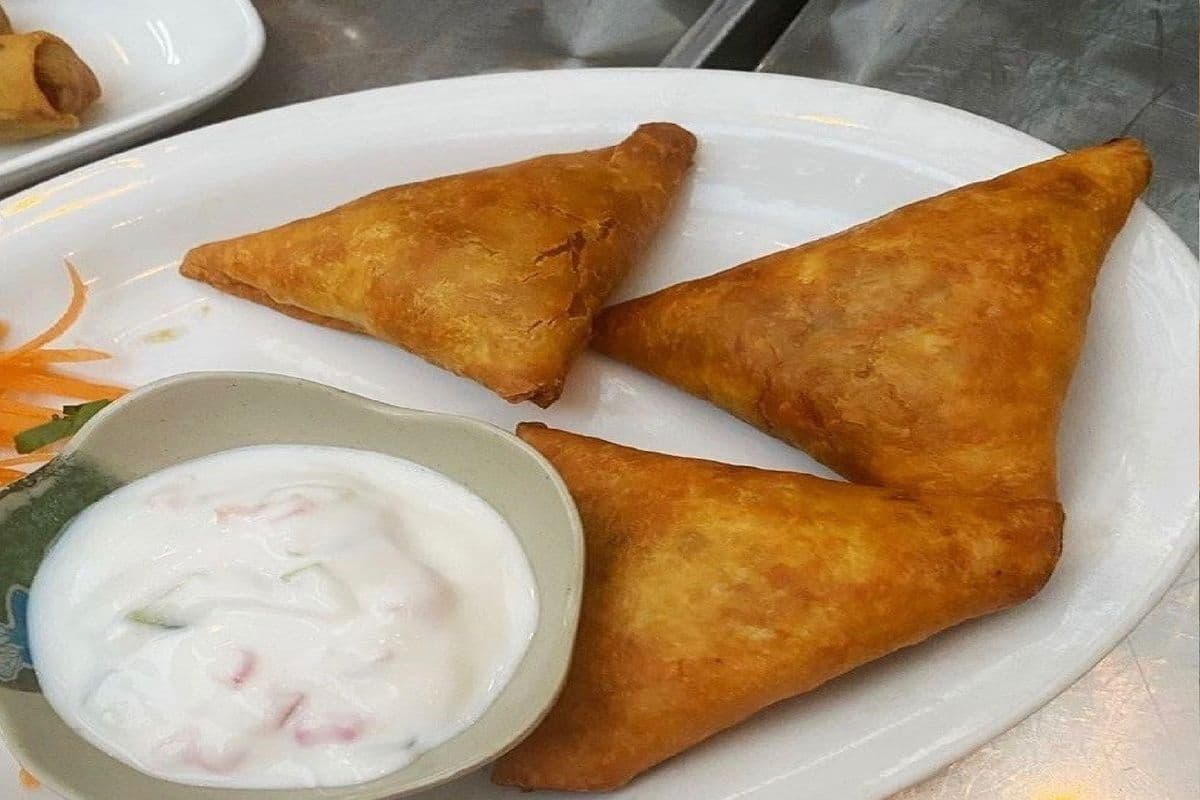 Spicy Chicken Samosa (3 pcs)