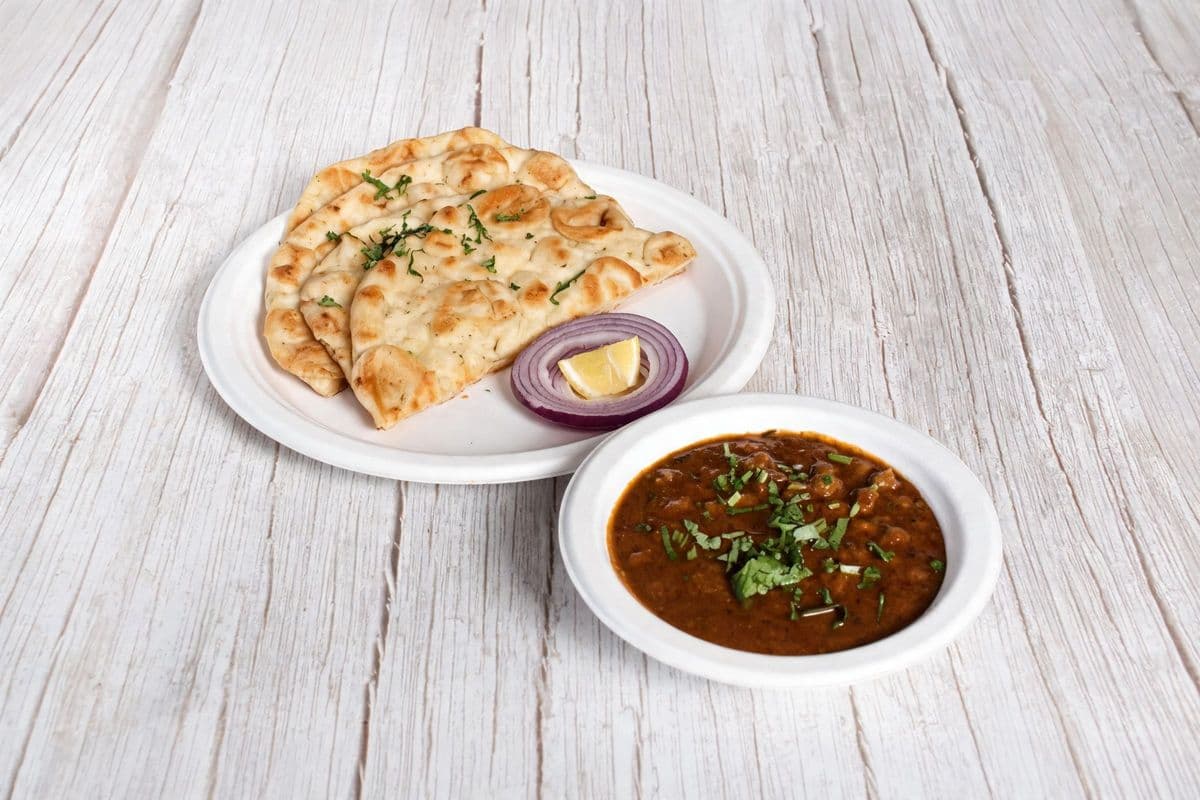BOGO - Chole with Garlic Naan