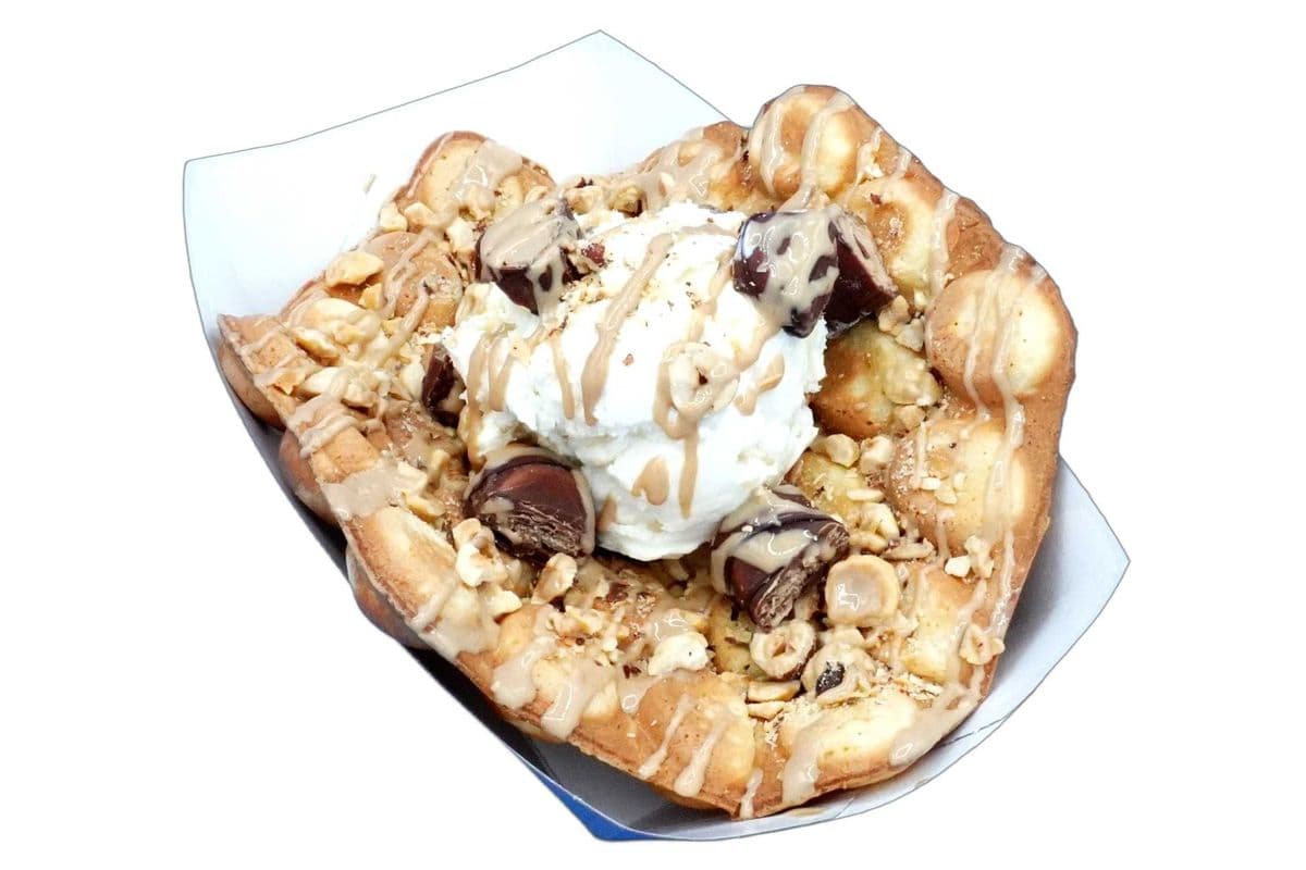 Bueno (Signature) Bubble Waffle with Ice Cream