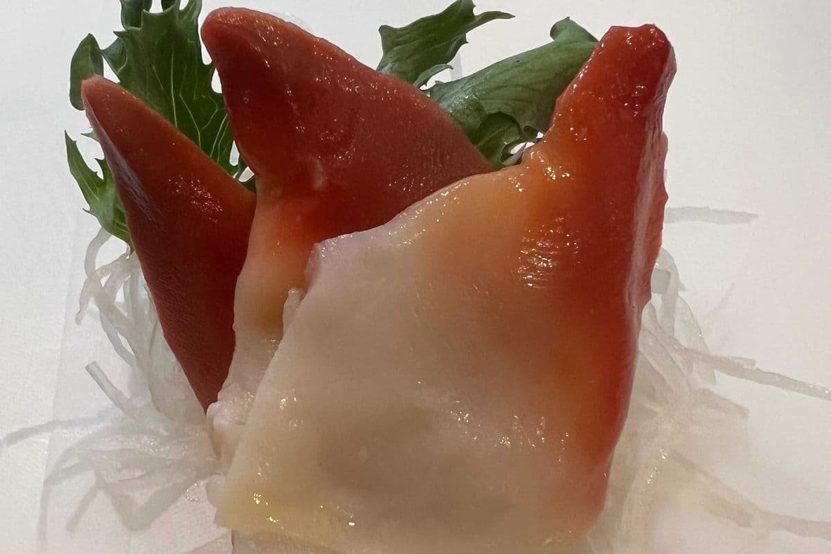 Hokkigai Sashimi