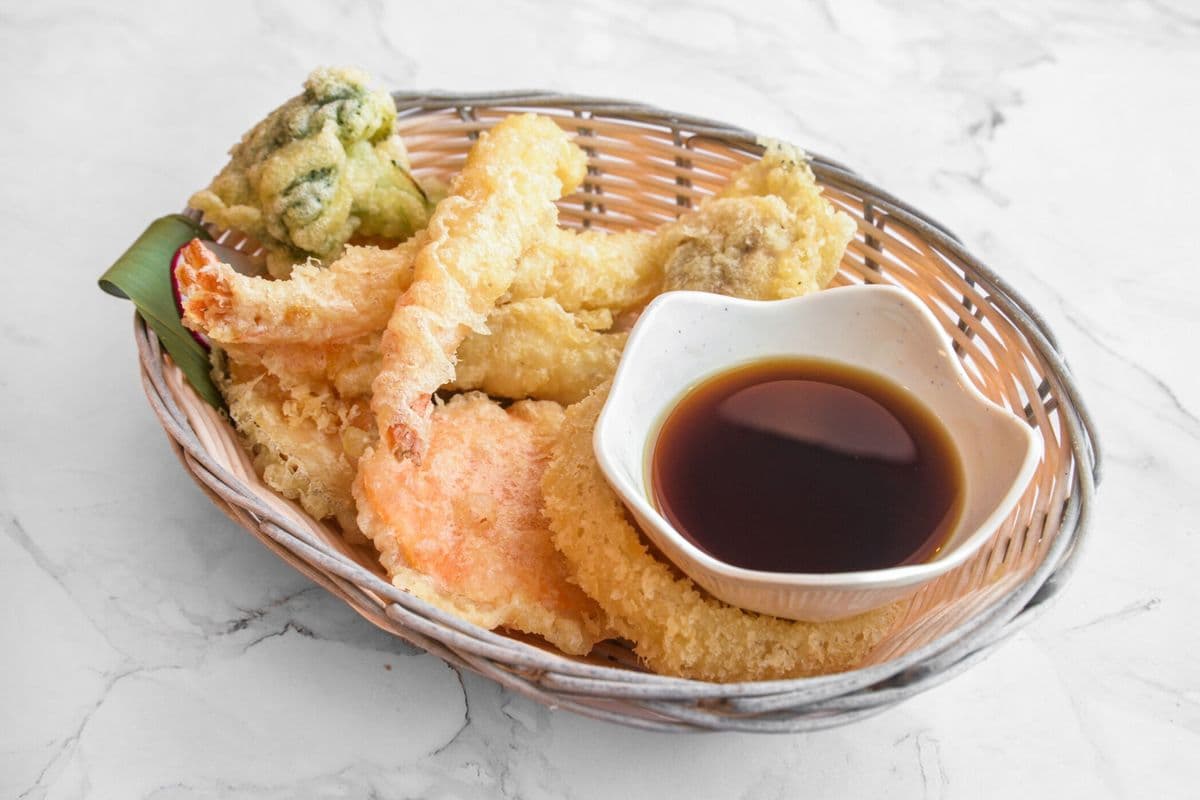 35. Assorted Tempura (8 pcs)